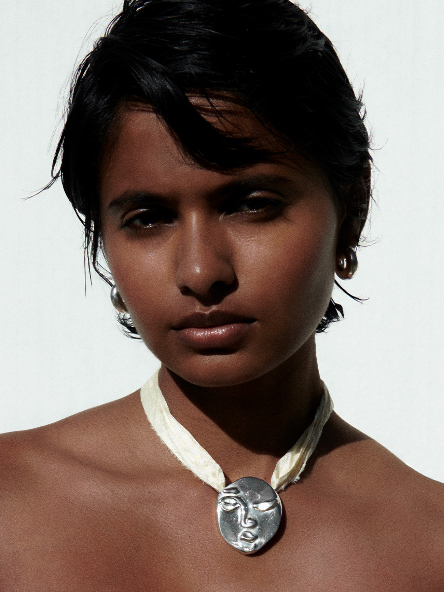 Silver Face Collier